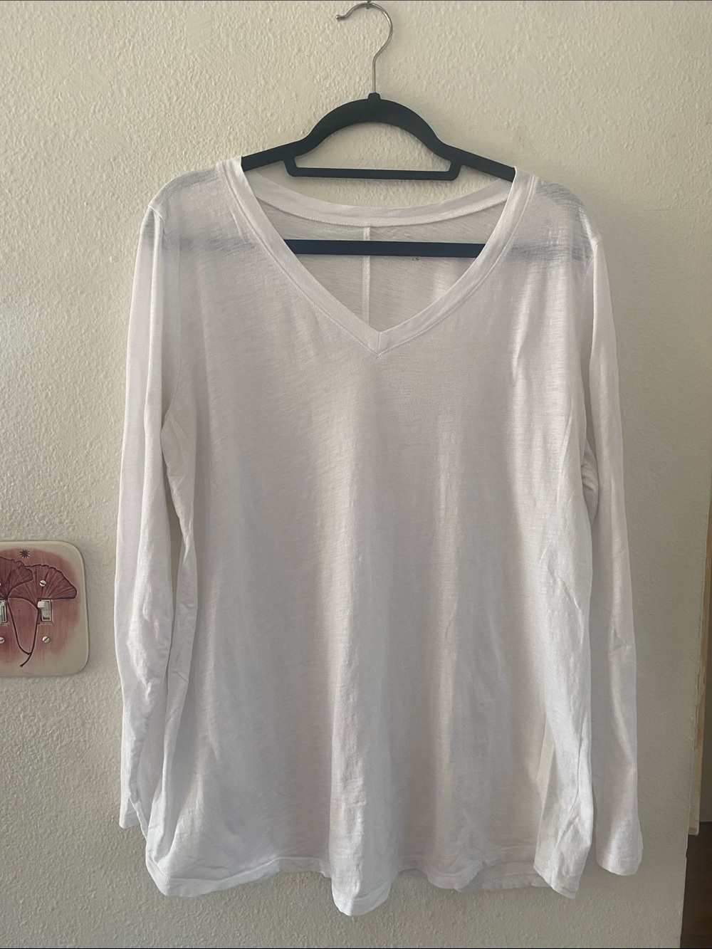 Eileen Fisher White V-Neck 100% cotton Long Sleeve Tee- Like new